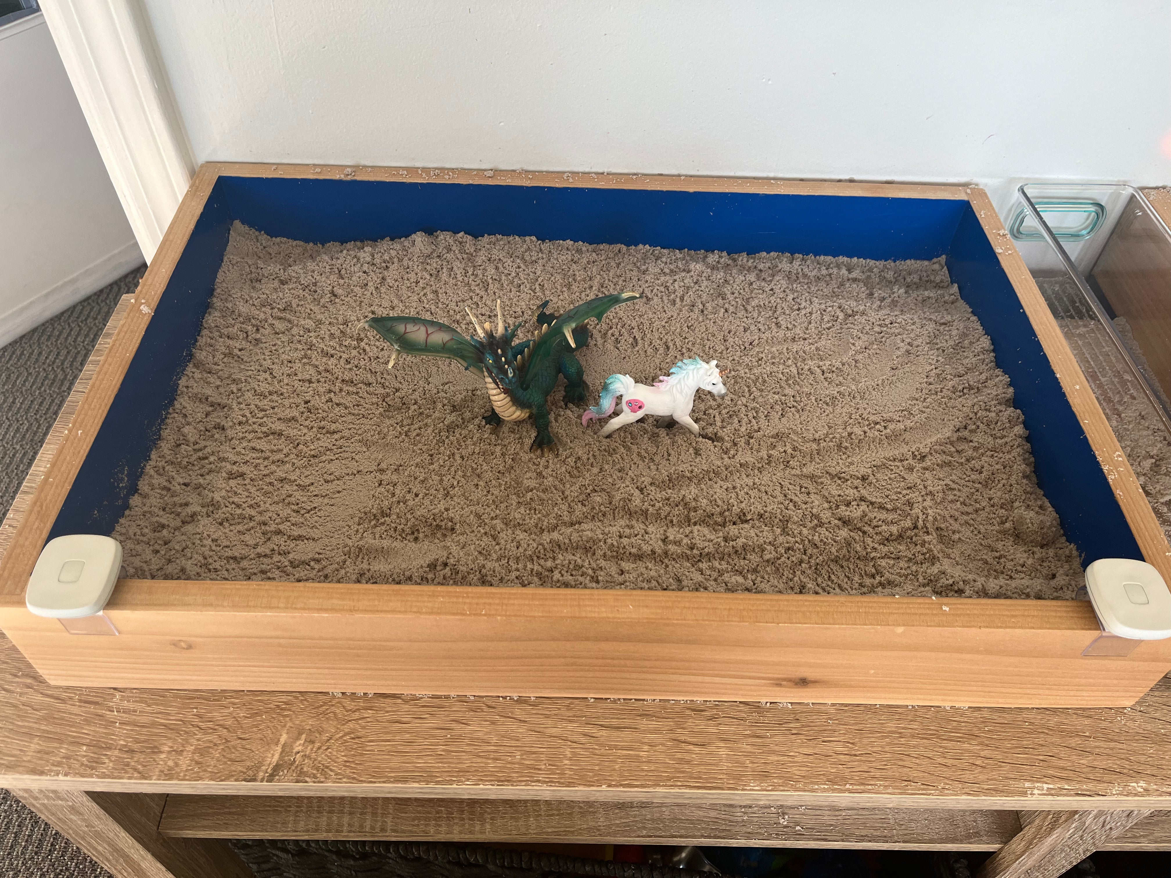 Sand tray/shelf clip for B-Pulse