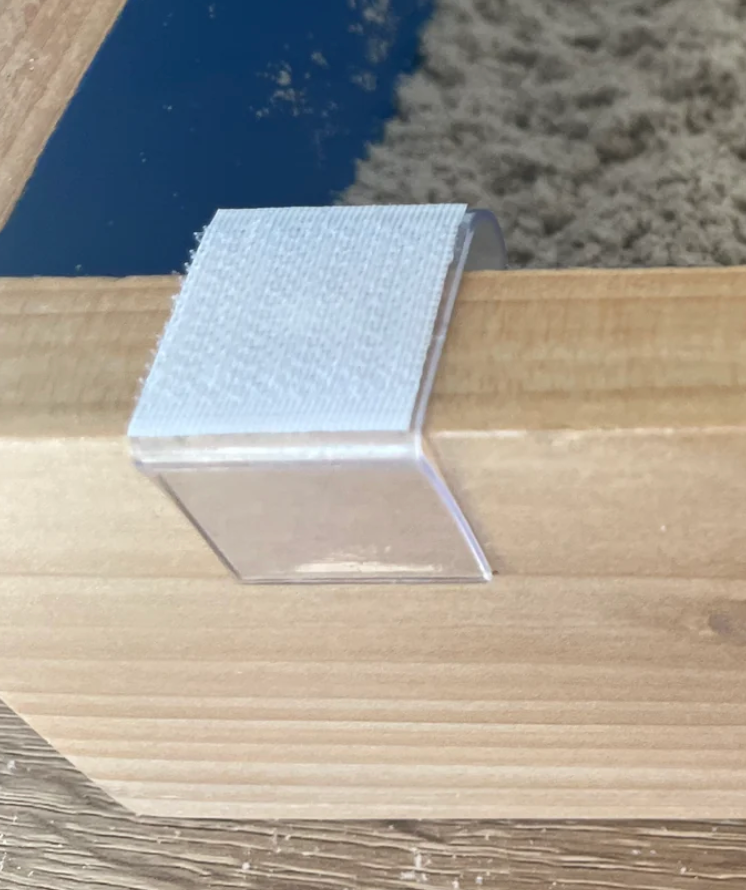 Sand tray/shelf clip for B-Pulse