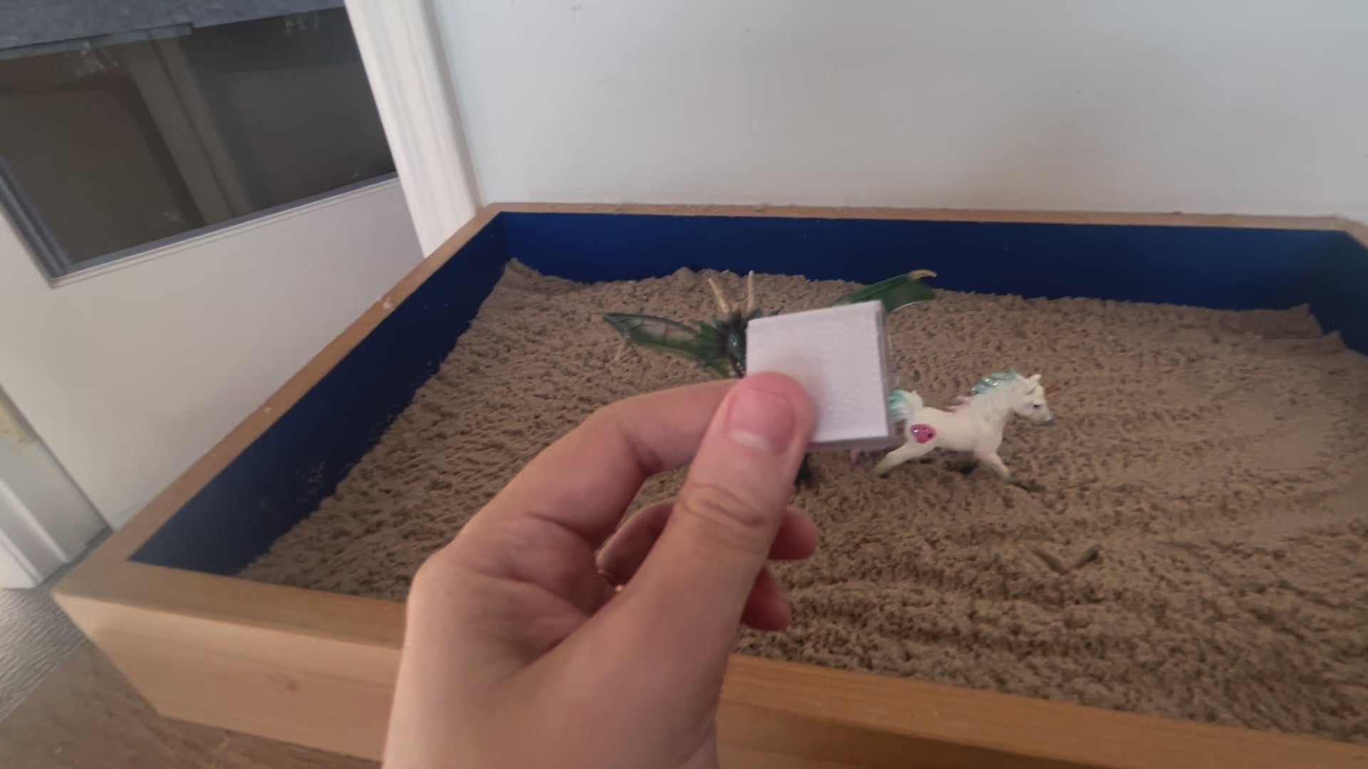 Sand tray/shelf clip for B-Pulse